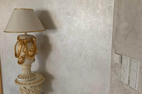 Wohnzimmer und Esszimmer mit einer Spachteltechnik beschichtet